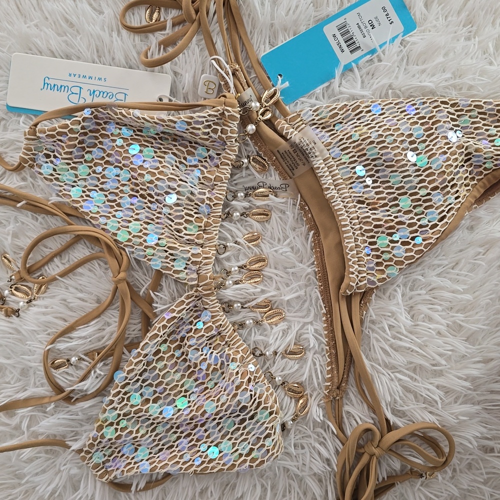 Beach Bunny Winslow Bikini - Picture 11 of 17